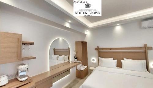 Deluxe Suite with Spa Bath