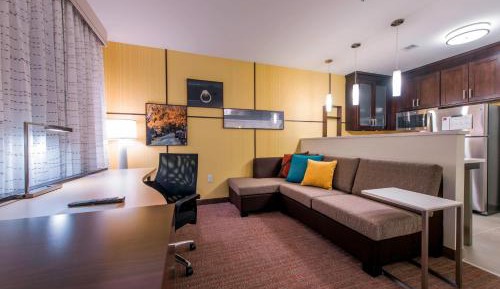 One Bedroom Queen Suite & Sofa Bed