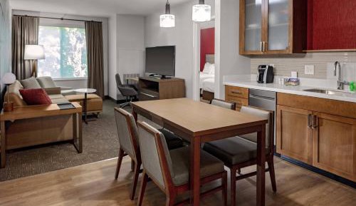 1 Bedroom Suite, 2 Queen, Sofa bed