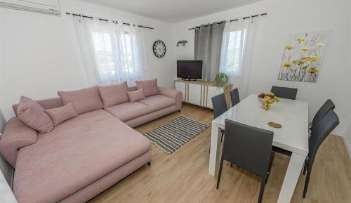 One-Bedroom Holiday Home