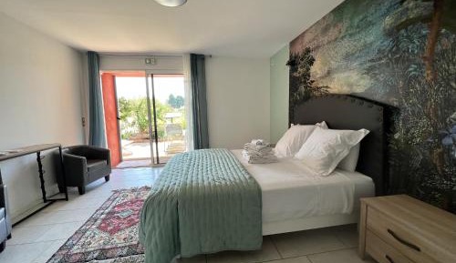 Standard Queen Room