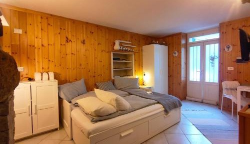One-Bedroom House