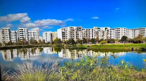 Three-Bedroom Premium Apartment with Resort View
