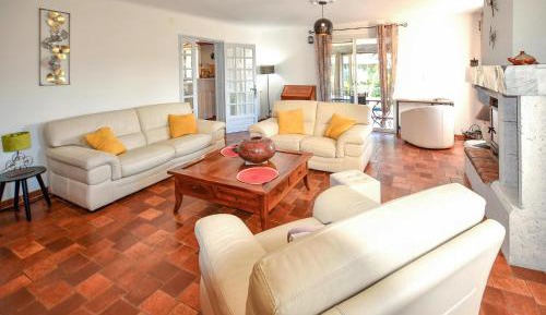 Three-Bedroom Holiday Home 