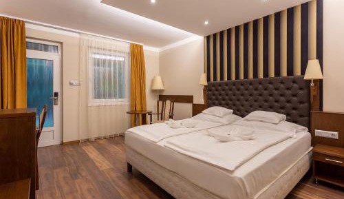 Premium Double Courtyard room