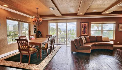 Three-Bedroom Holiday Home 