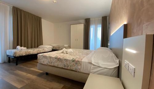 Deluxe Quadruple Room