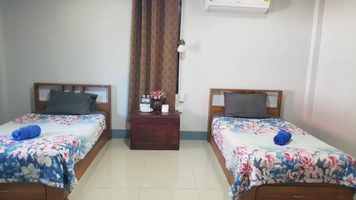 Twin Room with Private Bathroom