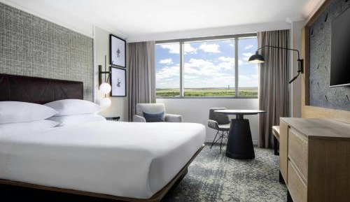 Club level, Guest room, 1 King, High floor