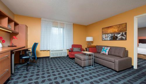 1 Bedroom Suite, 1 King, Sofa bed