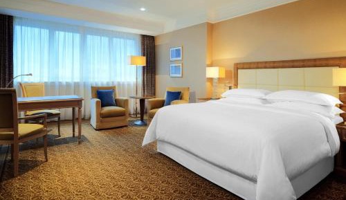 Larger Guest room, 1 King