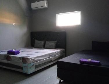 Triple Room with Shared Bathroom