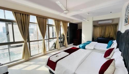 Deluxe Family Room