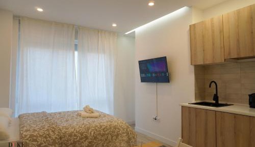 Studio Apartment with One Double Bed
