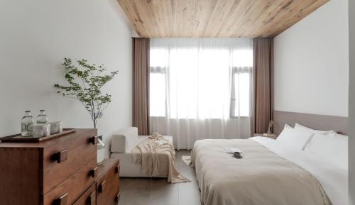Deluxe Double Room with Shower