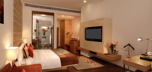 Club Superior King Room WithEarly Check in & late check-out for up to 3 hours (subject to avl), 20% F&B Service