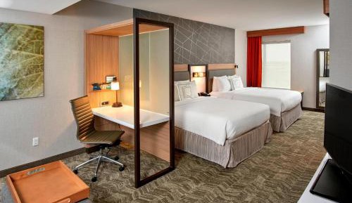 Queen Suite with Two Queen Beds