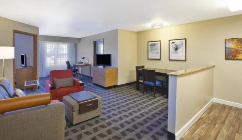 Two-Bedroom Suite