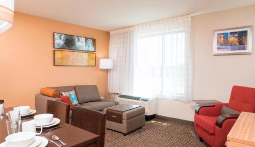 Two-Bedroom Suite