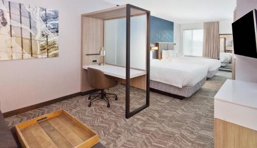 Suite, 2 Queen, Sofa bed