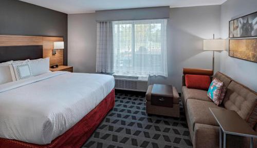 Deluxe King Studio with Sofa Bed