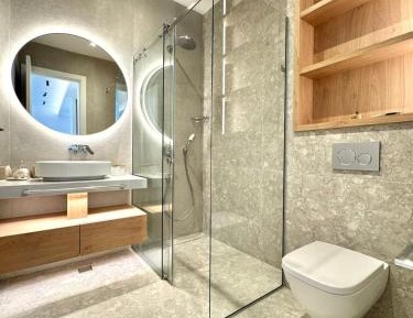 Deluxe One-Bedroom Apartment with City View