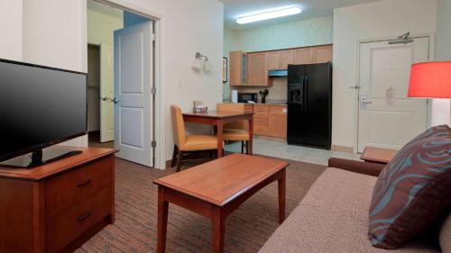 One-Bedroom Queen Suite with Sofa Bed