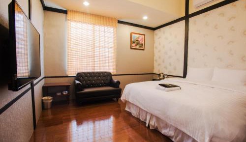 Standard Queen Room