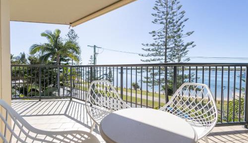 Two-Bedroom Apartment with Balcony and Sea View