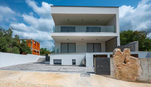 Apartment with Sea View and Balcony