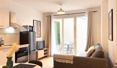 One-Bedroom Apartment