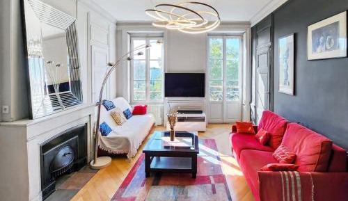 Two-Bedroom Apartment with City View
