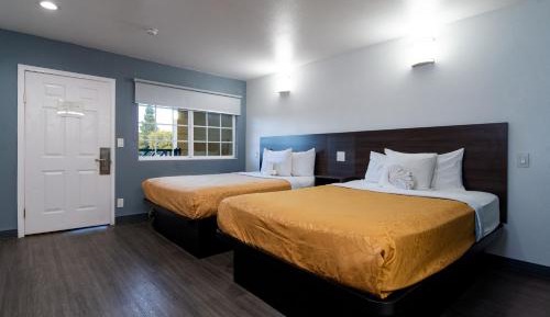 Deluxe Room with Two Queen beds