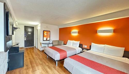 Deluxe Queen Room with Two Queen Beds