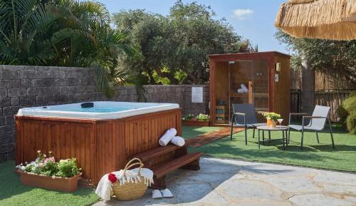 Emerald Garden Suite with Spa Bath & Private Sauna