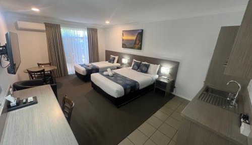 Deluxe Double or Twin Suite