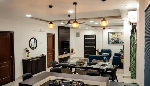 Three-Bedroom Apartment with Balcony