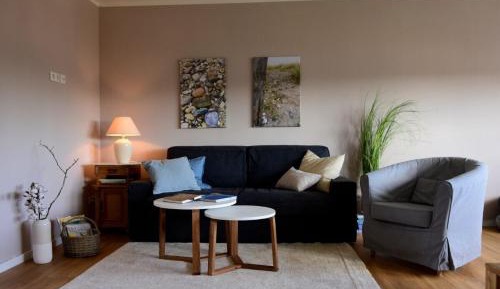 Deluxe Two-Bedroom Apartment with Garden View