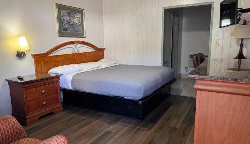 Deluxe King Room