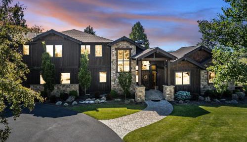 Four-Bedroom Holiday Home