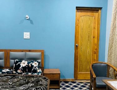 Deluxe Double Room (2 Adults + 1 Child)