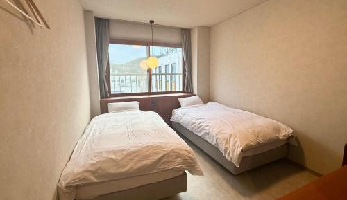 Standard Twin Room with Shared Bathroom