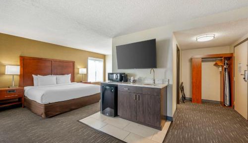 Corner King Suite with Sofa Bed
