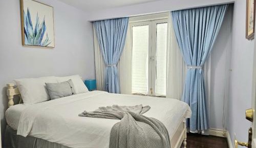 Queen Room with Garden View