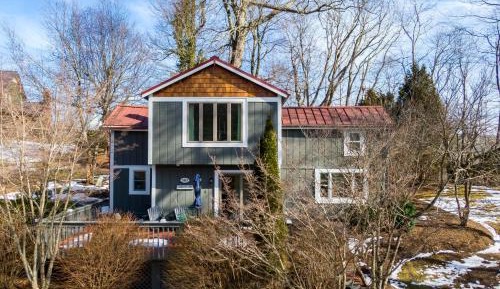 Two-Bedroom Holiday Home