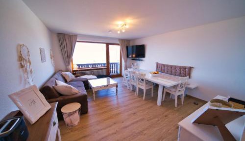 Three-Bedroom Apartment with Mountain View