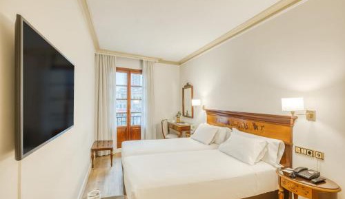 Habitacion Clasica con vistas a la ciudad - 2 camas