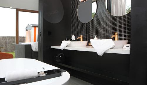 King Room with Spa Bath