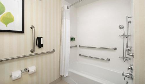 King Room with Adapted Tub - Mobility and Hearing Accessible