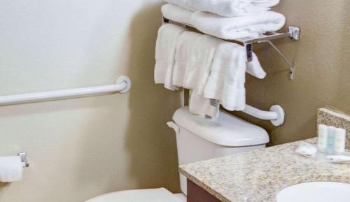 Queen Suite with Sofa Bed - Disability Access/Non-Smoking